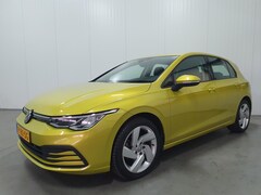 Volkswagen Golf - 1.0 eTSI Life Business CARPLAY/CAMERA/DIG.COCKPIT/LMV