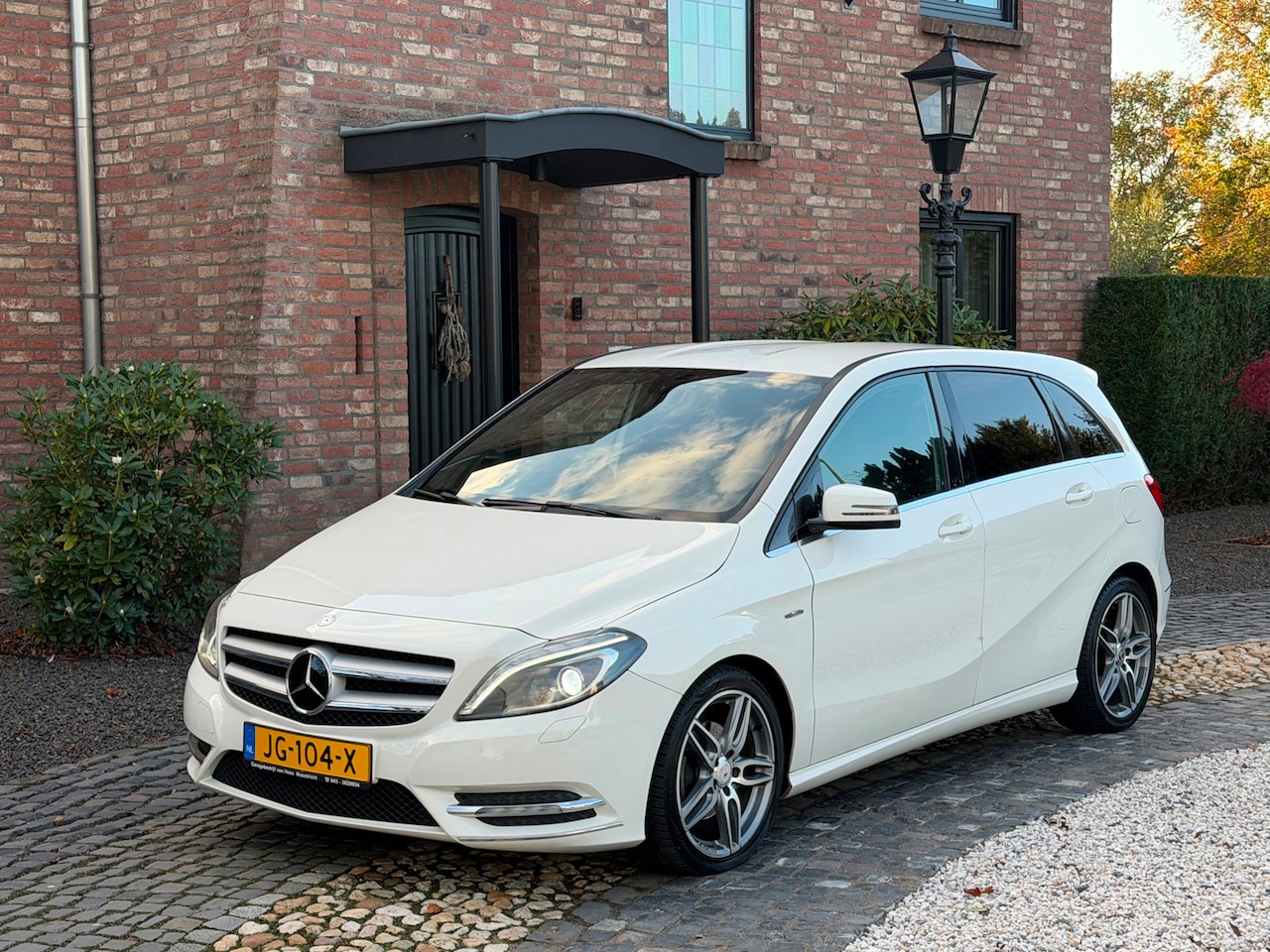 Mercedes-Benz B-klasse - 180 Ambition Navi Led trekhaak mooi! - AutoWereld.nl