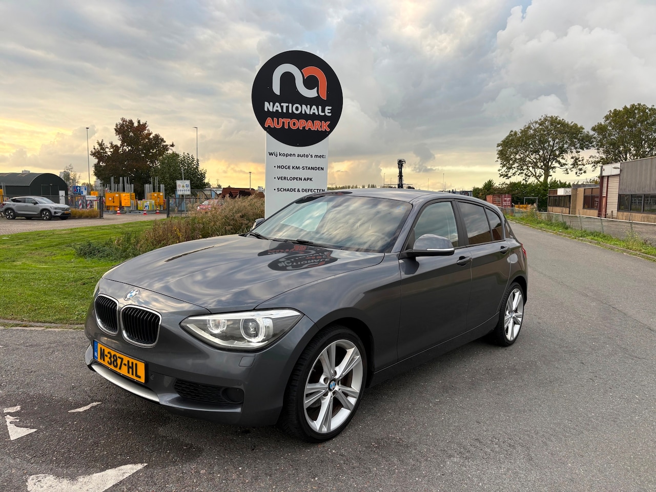BMW 1-serie - | 2014 | 118i 170 pk | Automaat | KOPPAKKING | Export en Handel - AutoWereld.nl