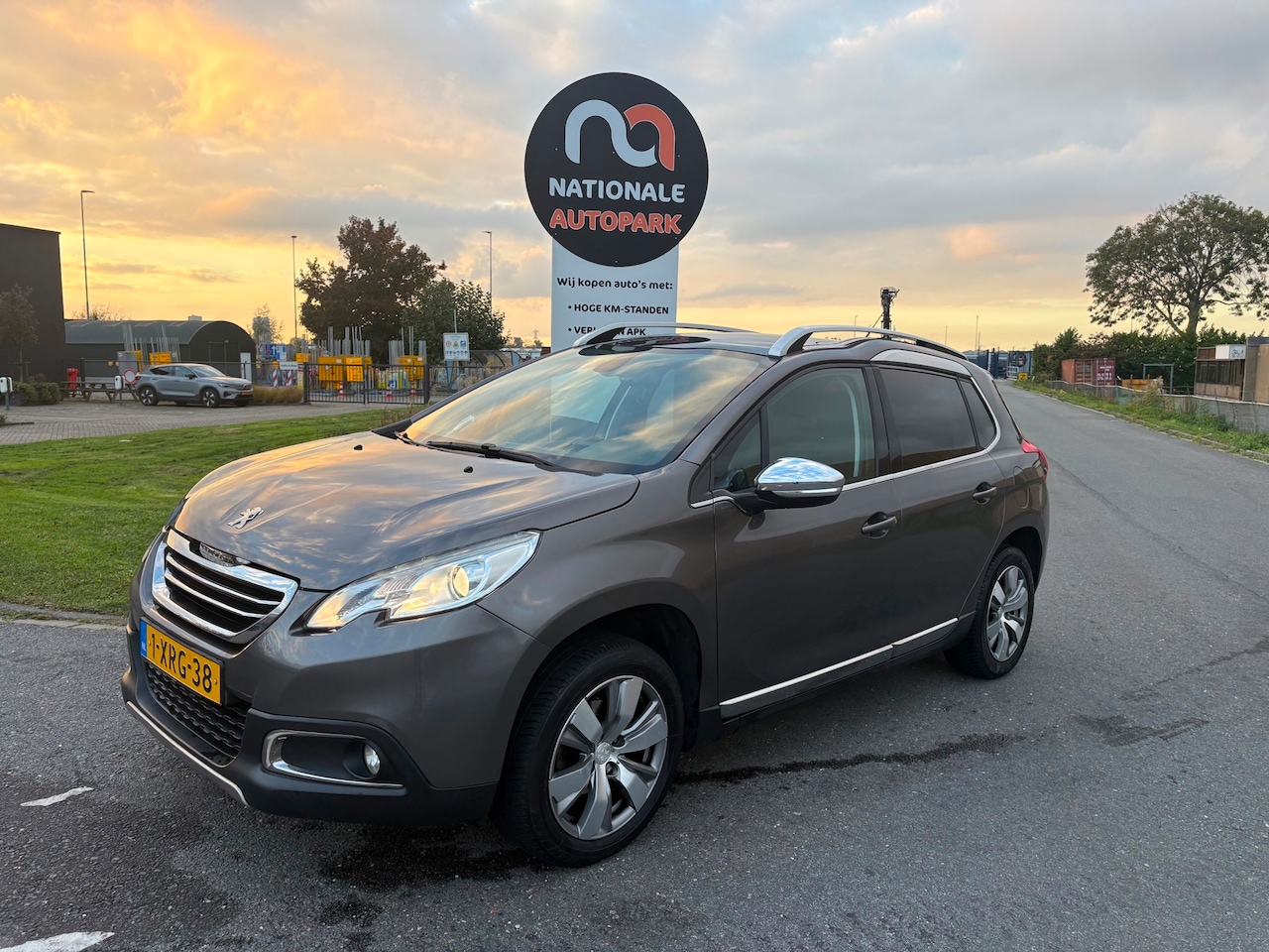 Peugeot 2008 - | 2014 | 1.2 PureTech Allure 82 pk | Automaat | Export en Handel only - AutoWereld.nl