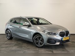 BMW 1-serie - 118i Sport Line Keyless Go Navi LED Carplay 24 Maanden garantie* (Vraag naar de voorwaarde