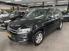 Volkswagen Tiguan - 1.4 TSI Comfort&Design leer navigatie clima cruise controle lm-velgen trekhaak