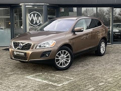 Volvo XC60 - 3.0 T6 AWD Momentum Youngtimer | Leder | Stoelverwarming | 18 inch