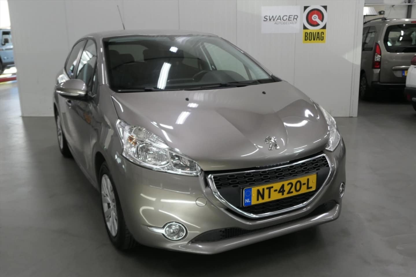 Peugeot 208 - 1.2 VTi 82PK 5D (102g) Active - AutoWereld.nl