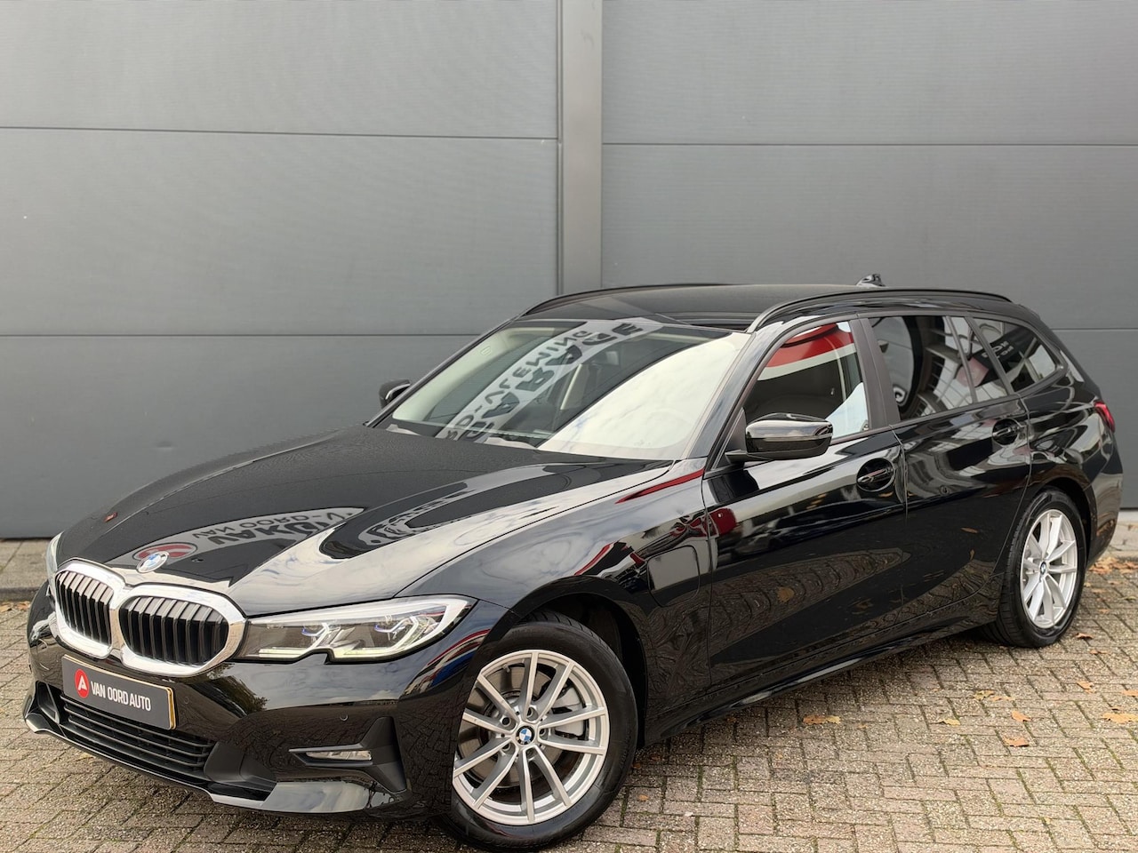 BMW 3-serie Touring - 320e High Executive / 100% Onderhoud / Geen Import - AutoWereld.nl