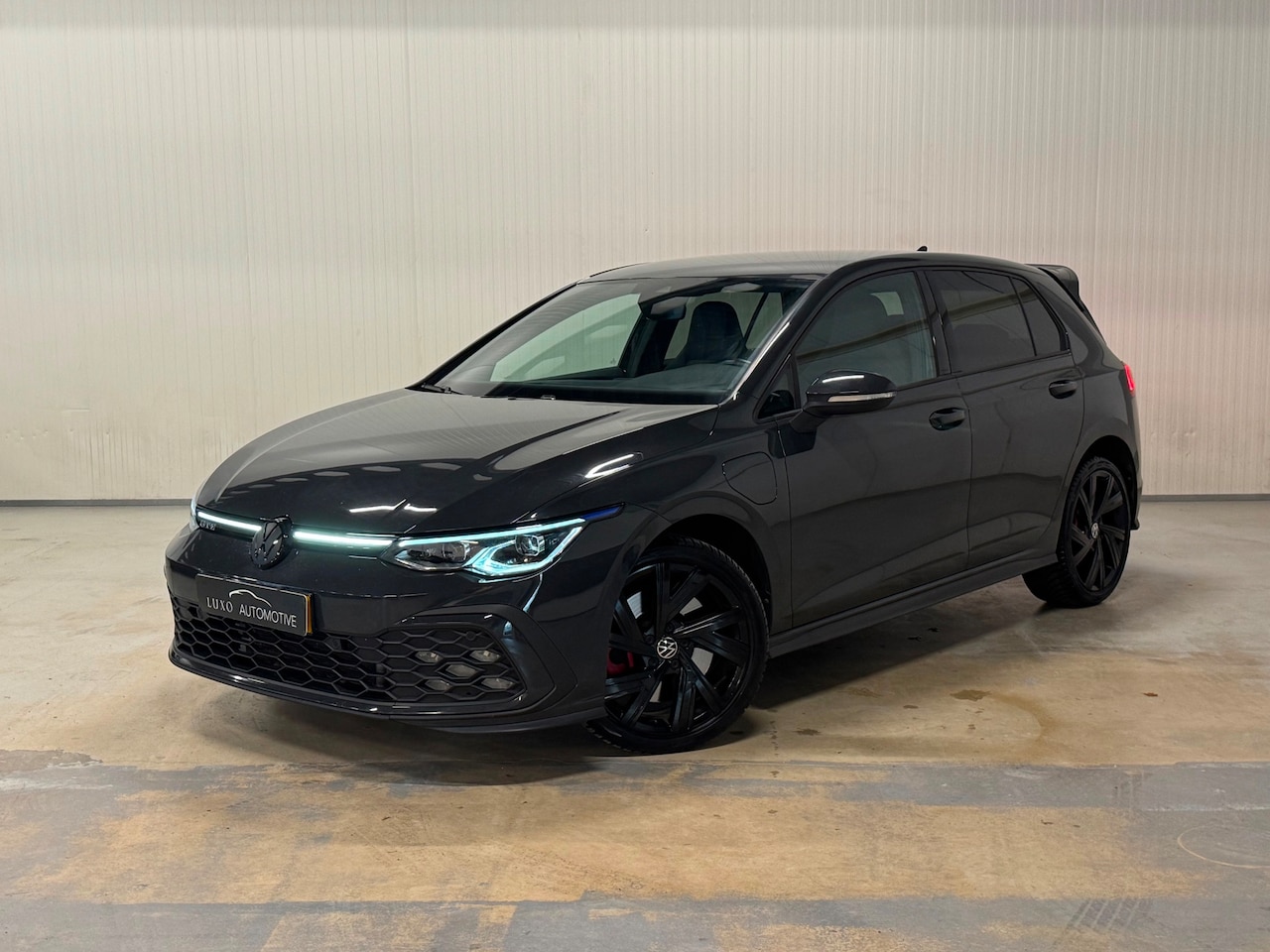 Volkswagen Golf - 1.4 eHybrid GTE | IQ LIGHTS | CAMERA | MISTLAMPEN | BLACK DESIGN - AutoWereld.nl