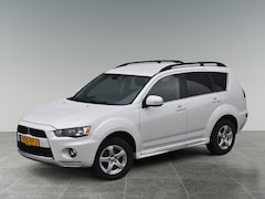 Mitsubishi Outlander - OUTLANDER 2.2 Di 4WD GEEL KENTEKEN Leder, navi, camera, trekhaak