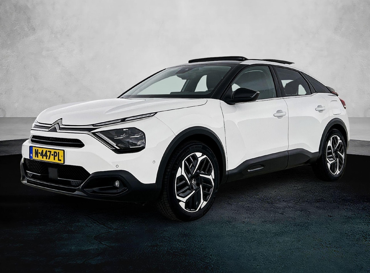Citroën C4 - 1.2 Shine | Panoramisch Schuif/Kantel Dak | Lederen Bekleding | Stoelverwarming | Adaptie - AutoWereld.nl