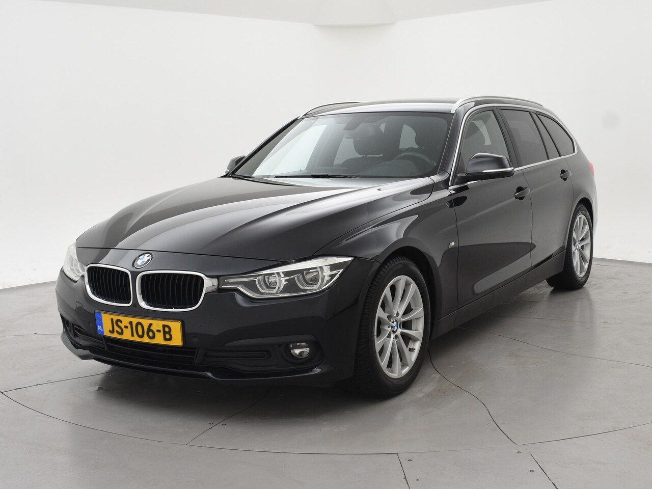 BMW 3-serie Touring - 320D 163 PK EDE + WEGKL. TREKHAAK | HARMAN/KARDON | EURO 6 | LEDER SPORTINTERIEUR - AutoWereld.nl