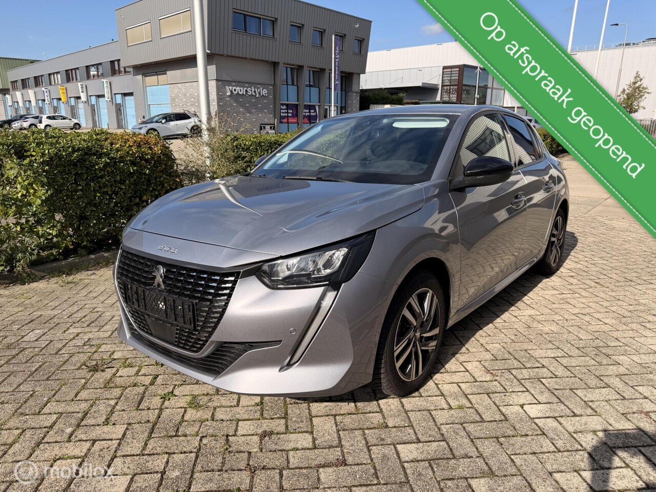 Peugeot 208 - 1.2 PureTech Allure LED CAMERA CARPLAY - AutoWereld.nl