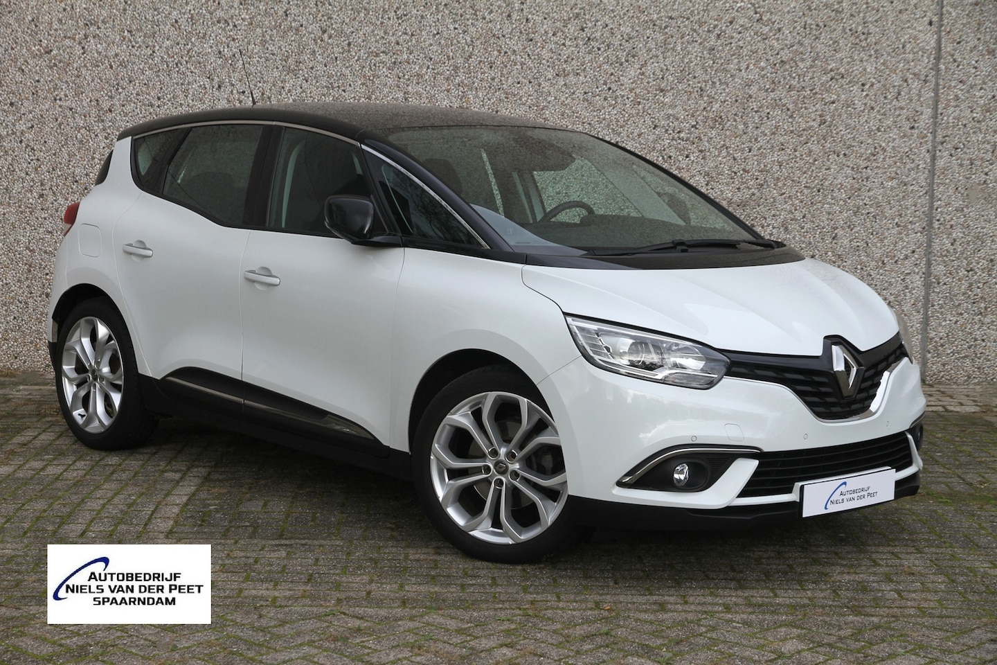 Renault Scénic - 1.3 TCe Limited 140 pk automaat / Slechts 53.163 km. / Camera / Navigatie / Parkeersensore - AutoWereld.nl