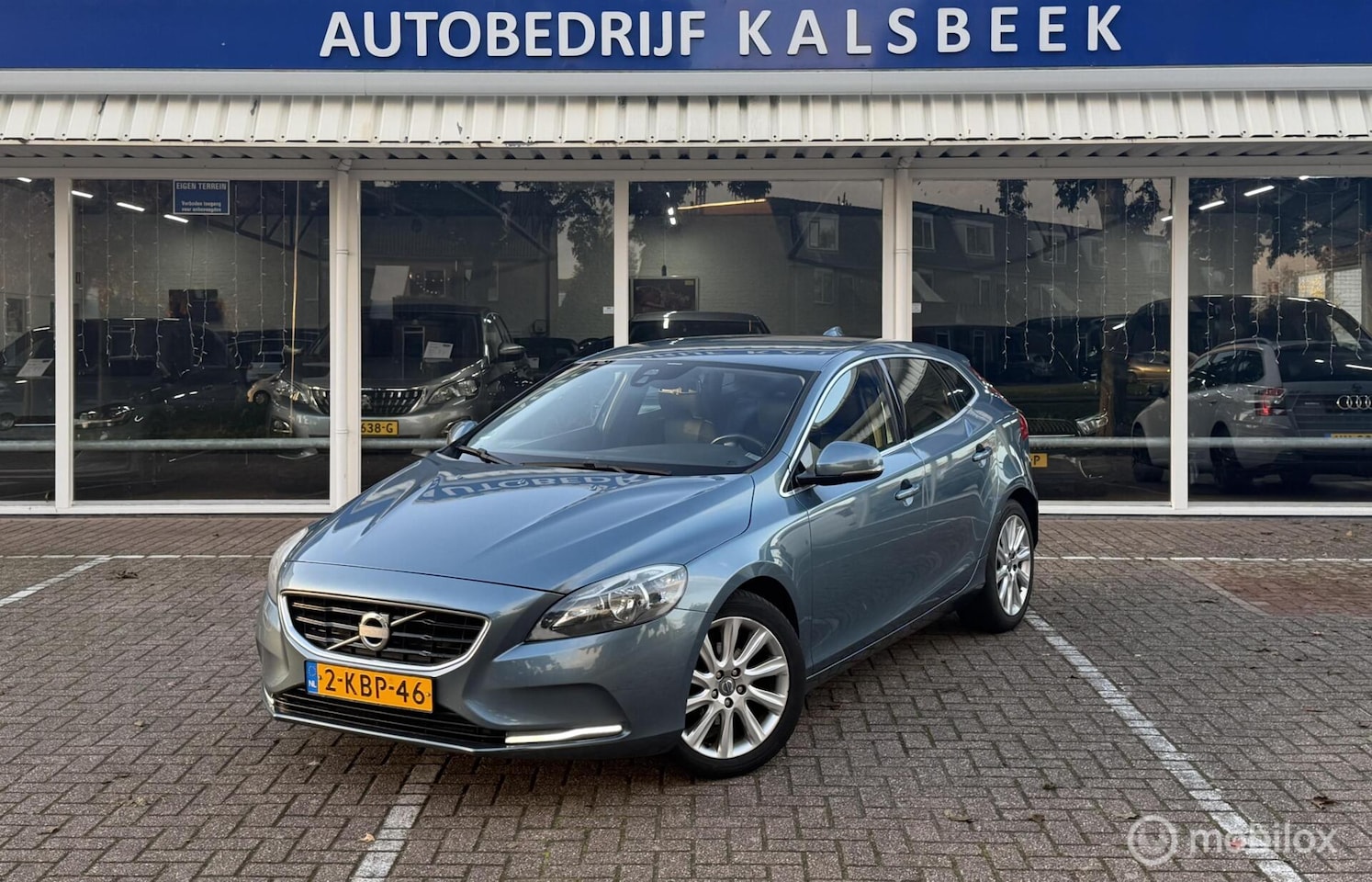 Volvo V40 - 1.6 D2 Momentum|Camera|Navi|Trekhaak| - AutoWereld.nl