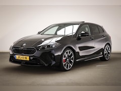 BMW 1-serie - 123 xDrive | INNOVATION PACK | PANORAMADAK | STUURVERWARMING | MASSAGE | HEAD UP | 360 CAM