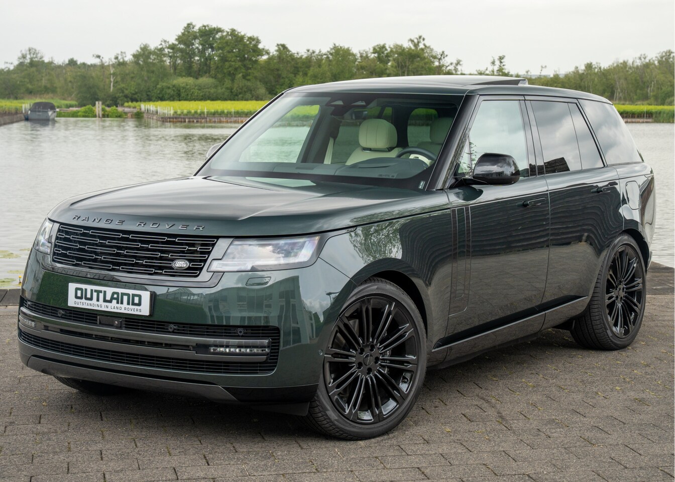 Land Rover Range Rover - P460e HSE | Massage | Stoelkoeling V+A | 23" inch | Meridian 3D Audio | Head-Up | Softclos - AutoWereld.nl