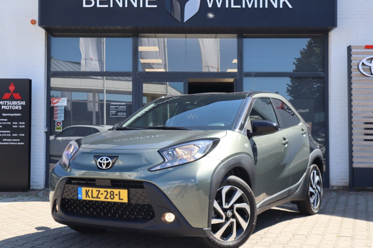 Toyota Aygo X - 1.0 VVT-i MT Pulse Bi-tone | Carplay | All Seasons - AutoWereld.nl