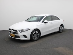 Mercedes-Benz A-klasse - 180 Business Solution | Automaat | Trekhaak | Wide Screen | Privacy Glass | Camera | LED K