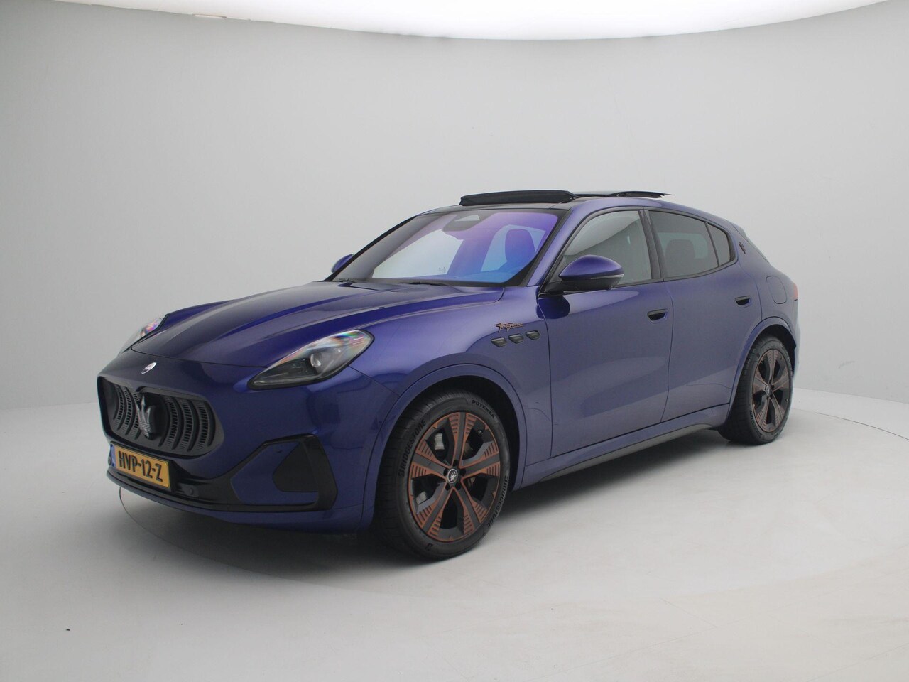 Maserati Grecale - AWD Folgore 105kWh | Luchtvering | Sonus Faber | Panoramisch Schuif/Kantel Dak | 360° Came - AutoWereld.nl