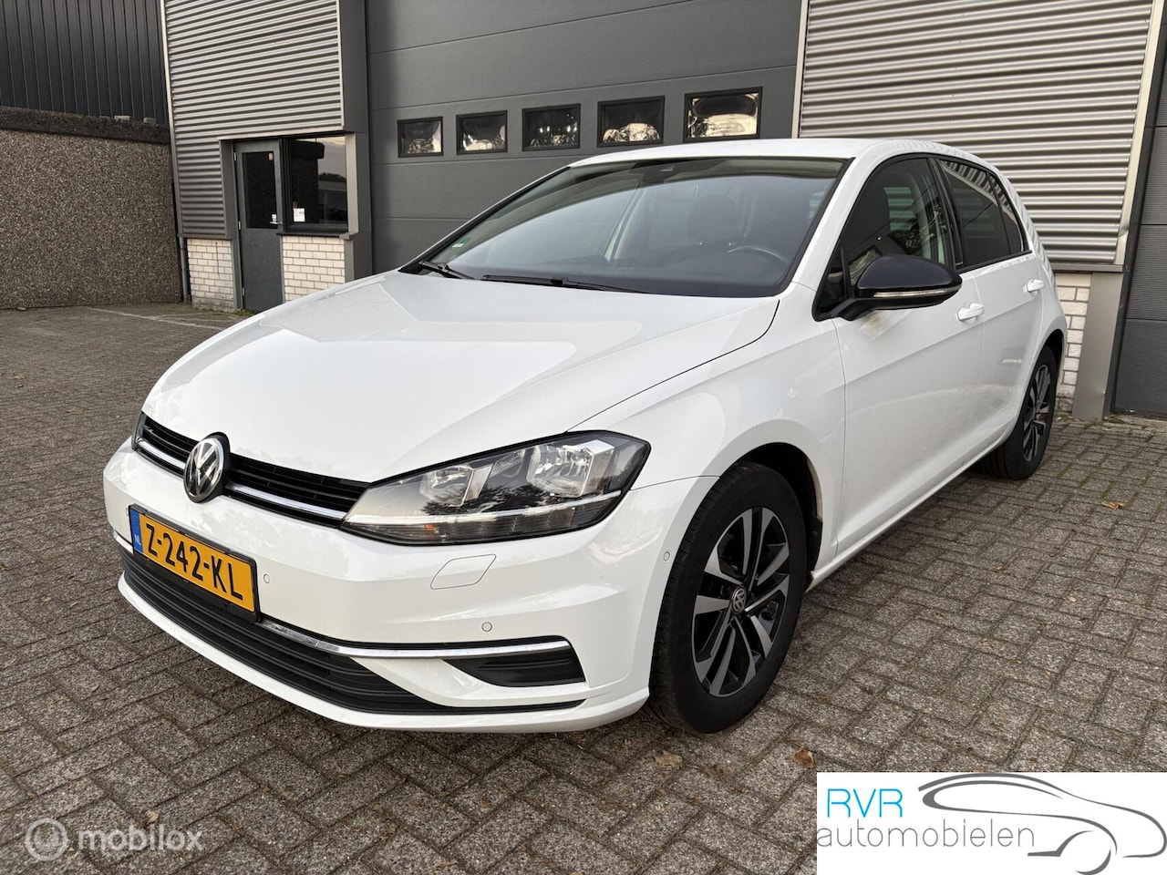 Volkswagen Golf - 1.6 TDI Comfortline Business 1.6 TDI Comfortline Business - AutoWereld.nl