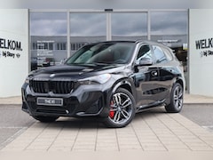 BMW X1 - xDrive25e M Sport Automaat / Panoramadak / Trekhaak / Sportstoelen / Achteruitrijcamera /