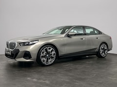 BMW i5 - eDrive40 M Sport Edition 84 kWh | M-Sport | Trekhaak | Innovation Pack | Travel Pack | Com