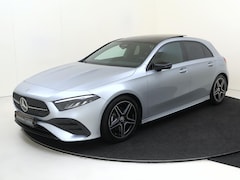 Mercedes-Benz A-klasse - 180 AMG Line /Panoramadak /Nightpakket /18 Inch /CarPlay