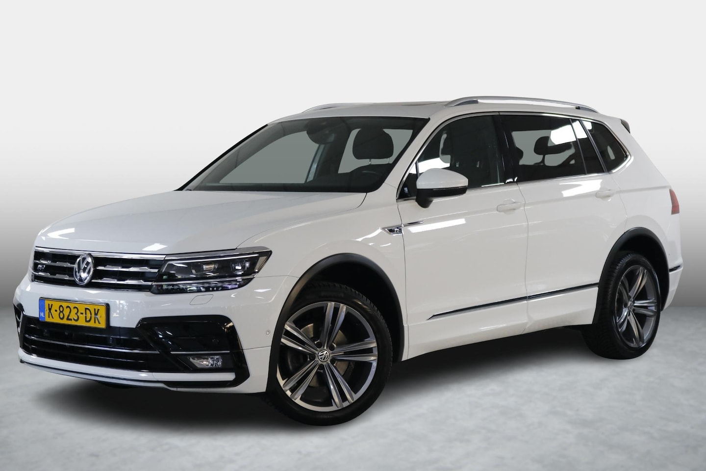 Volkswagen Tiguan Allspace - All-Space 1.5 TSI Highline Business R-Line Nieuwe All-Seasons | Climate | LED | Adaptive C - AutoWereld.nl