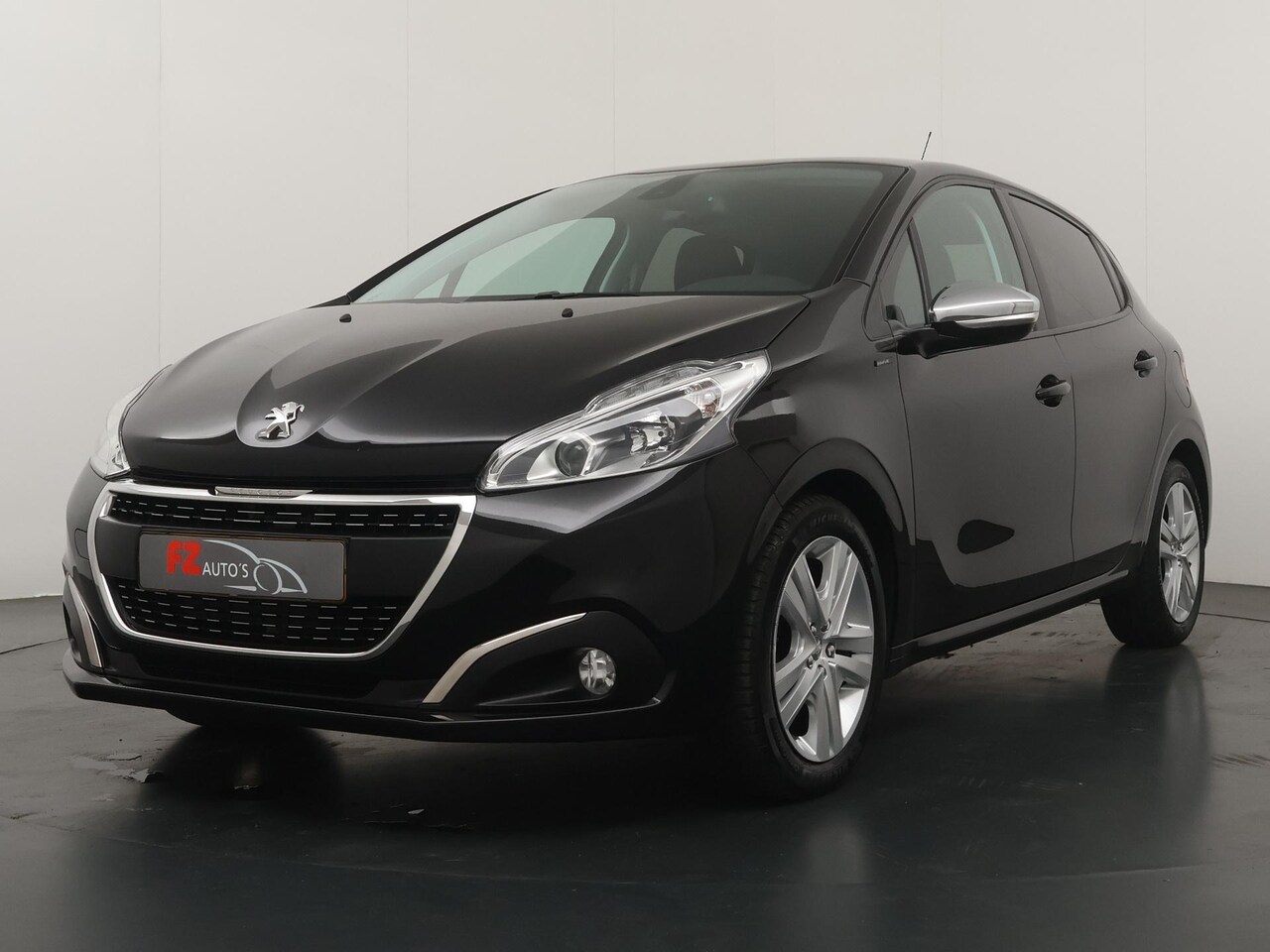 Peugeot 208 - 1.2 PureTech Signature - Navigatie - Parkeersensoren - Apple Carplay/Android Auto - AutoWereld.nl
