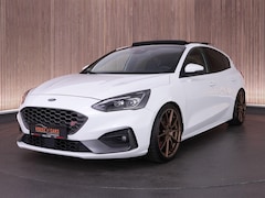 Ford Focus - ST-3 2.3 280pk |19" TEC wielen|H&R verlagingsveren|panoramdak|head-up|B&O|blind spot|Apple