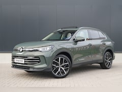 Volkswagen Tiguan - 1.5 eHybrid Elegance PHEV - ACC - Matrix LED - Pano - Trekhaak - HUD - Navi - 360 Camera