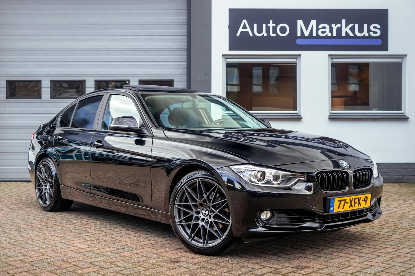 BMW 3-serie - 320i Upgrade Edition|Schuifdak|Automaat|19"|Sportline|Xenon|Navi Pro - AutoWereld.nl