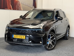 Lynk & Co 01 - 1.5 6.6kW FACELIFT ZWARTE HEMEL PANORAMADAK 360 CAMERA ADAPTIVE CRUISE CONTROL SCHUIF/KANT