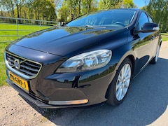 Volvo V40 - 1.6 D2 Kinetic AUTOMAAT|stoelverwarming|climate control