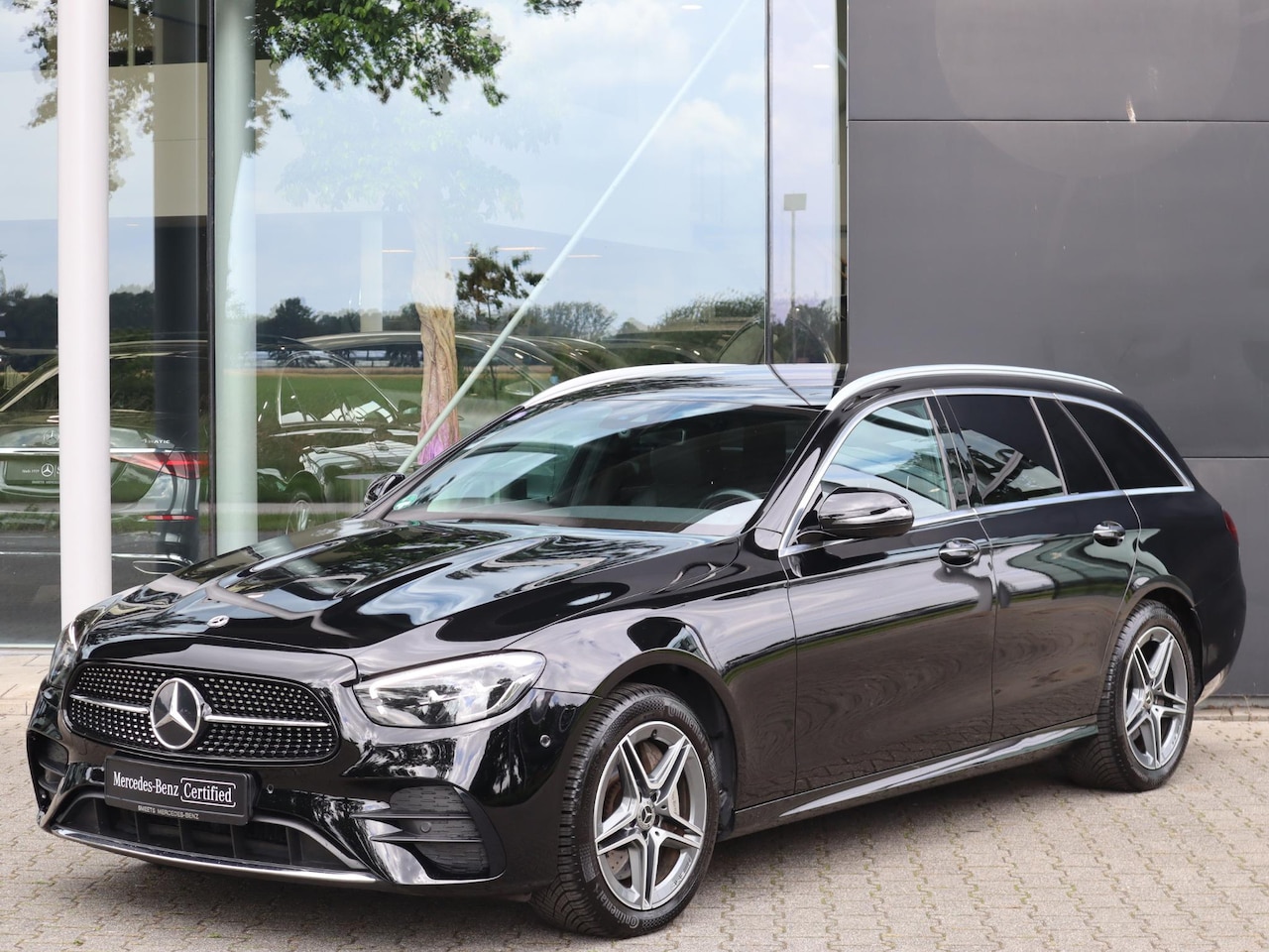 Mercedes-Benz E-klasse Estate - 300 e Business Solution AMG l Keyless l Achteruitrijcamera l Stoelverwarming l Ambiente li - AutoWereld.nl