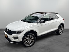 Volkswagen T-Roc - 1.5 TSI 150pk Automaat Navi, ACC, 18" LMV, Trekhaak afn
