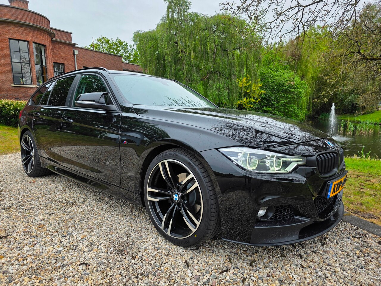 BMW 3-serie Touring - 318i High Executive M-sport LEER/led/19 inch - AutoWereld.nl