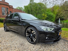 BMW 3-serie Touring - 318i High Executive M-sport LEER/led/19 inch