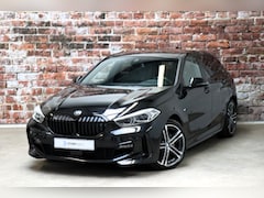 BMW 1-serie - 118i Executive M Sport Pakket Automaat / Live Cockpit Professional / Shadow Line / 18 Inch