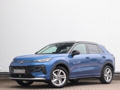 Volkswagen T-Roc - Style First Edition 1.5 eTSI 85 kW / 116 PK SUV 7 | Trekhaak | Zwart dak | Navigatie | Cam