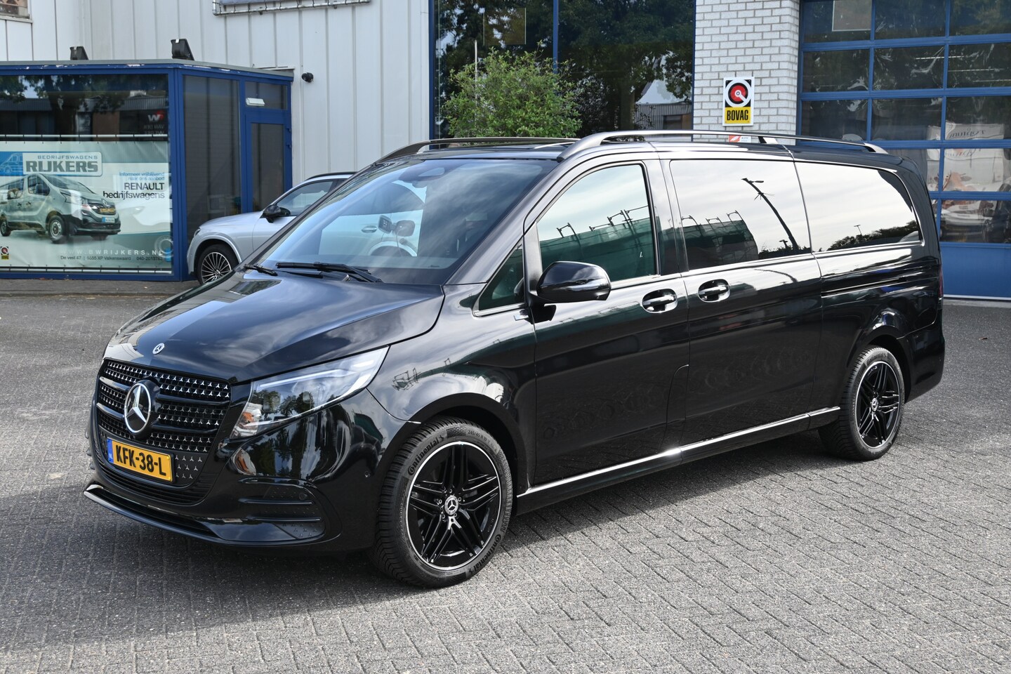 Mercedes-Benz V-klasse - 300d AMG 4-Matic L3 Avantgarde 4x4 Incl BTW en BPM, Captain chairs, Standkachel - AutoWereld.nl