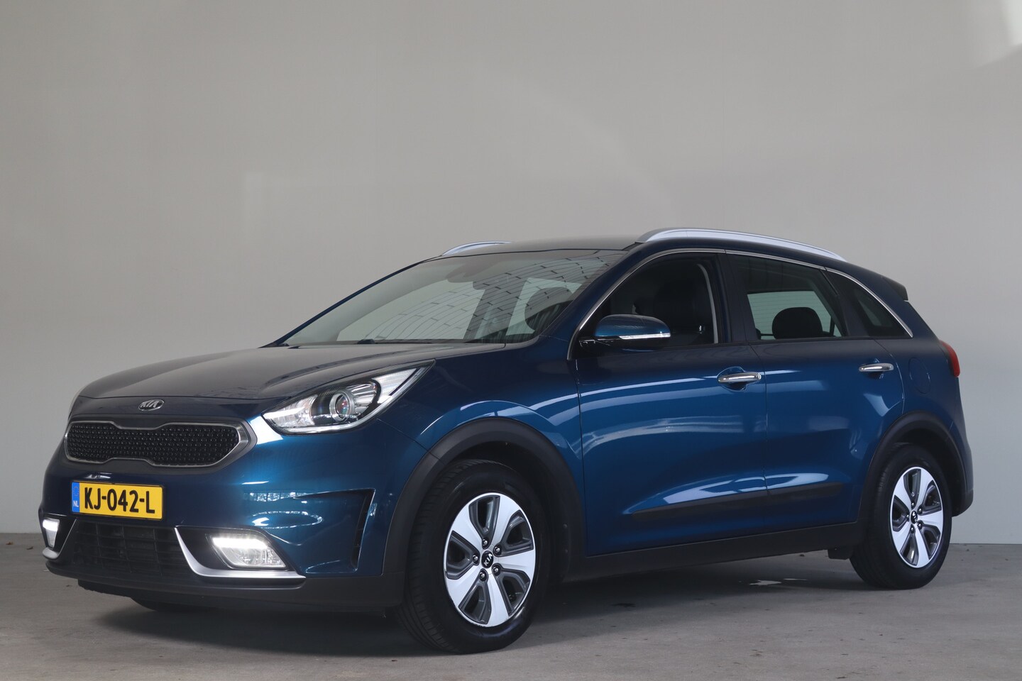 Kia Niro - 1.6 GDi Hybrid First Edition NL-Auto!! Camera i Apple Car-Play - AutoWereld.nl