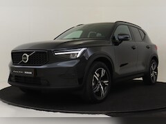 Volvo XC40 - B4 (M-HYBRID) PLUS DARK -PANO.DAK|HARMAN/KARDON|CAMERA|POWER-SEATS|VERW.VOORRUIT|PRIVACY.G