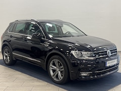 Volkswagen Tiguan - 1.5 TSI ACT R-Line 150pk | Leer | elektr. Klep | Navi |