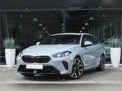 BMW 1-serie - 120 M Sport Automaat / Panoramadak / Sportstoelen / Achteruitrijcamera / Adaptieve LED / M