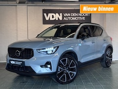 Volvo XC40 - 2.0 B4 Plus Dark 2WD Pano 360cam H/K Memory Trekhaak 21''