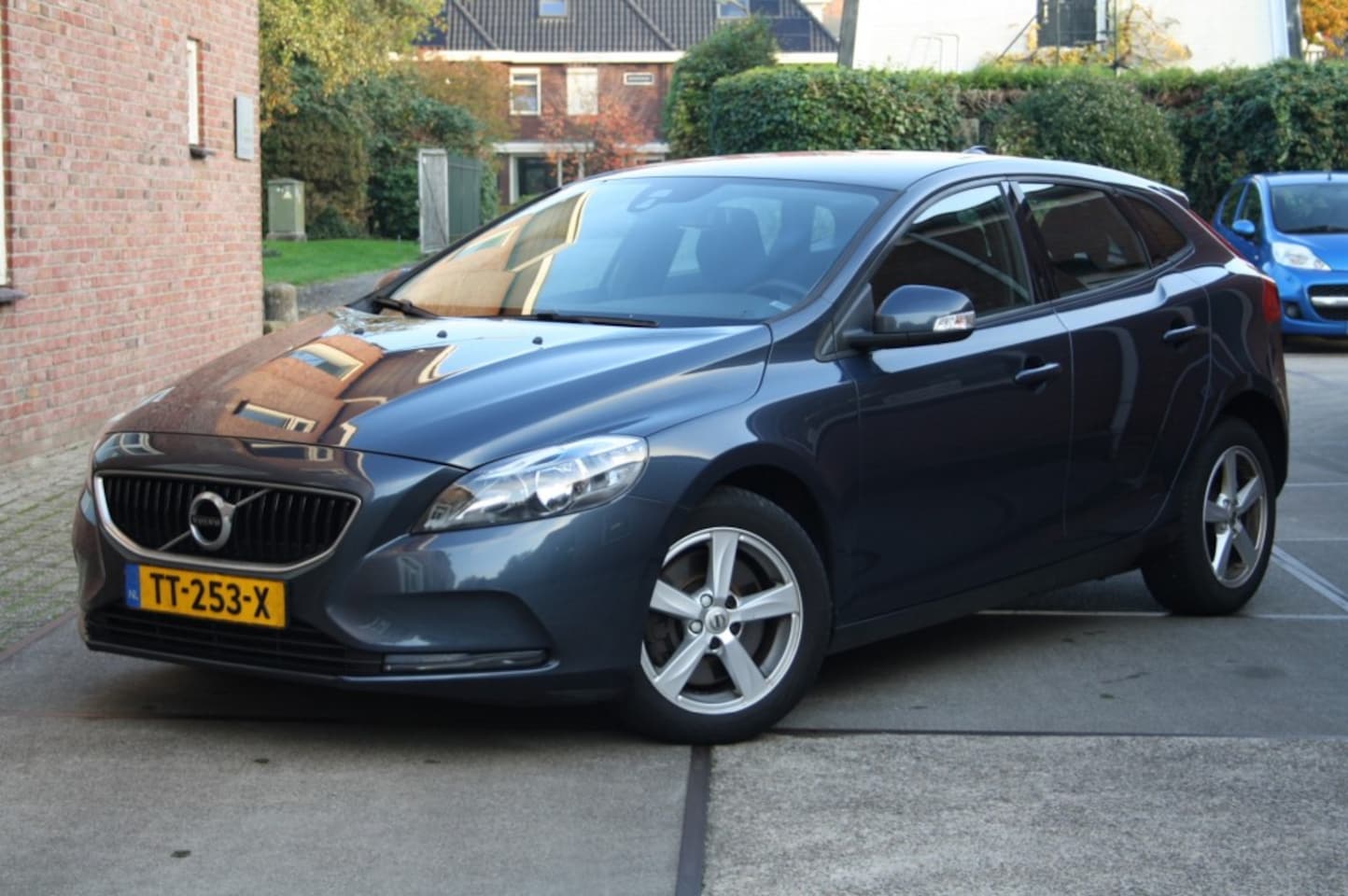 Volvo V40 - 1.5 T2 Edition / NAP / Airco / Navi / Cruise - AutoWereld.nl