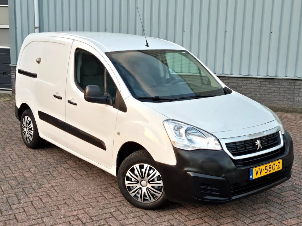 Peugeot Partner - 120 1.6 HDI L1 Airco - AutoWereld.nl