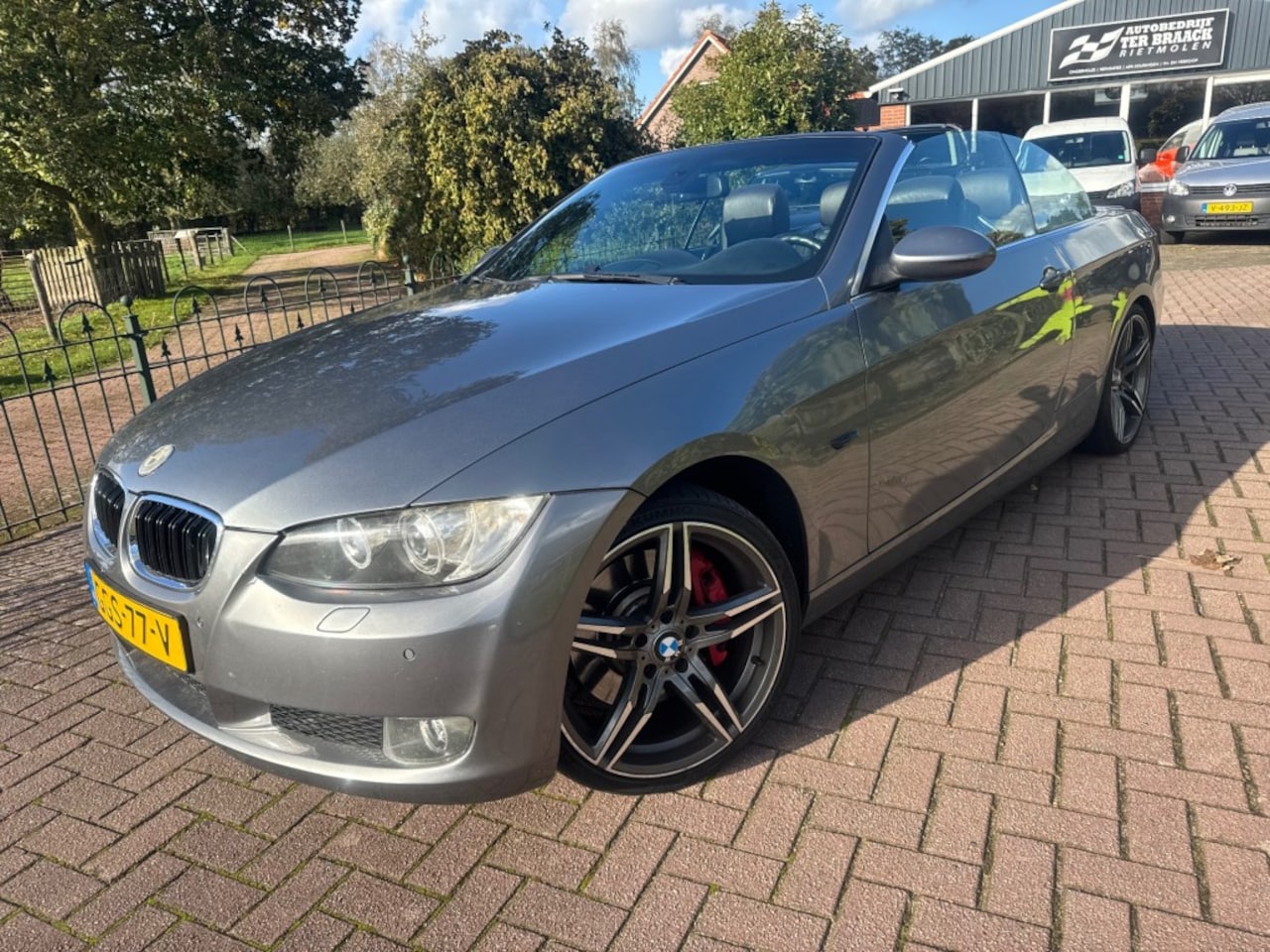 BMW 3-serie Cabrio - 330i Cabrio*Carplay*Leder* Youngtimer* - AutoWereld.nl