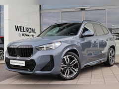 BMW X1 - xDrive30e M Sport Automaat / Panoramadak / Sportstoelen / M Adaptief onderstel / Comfort A