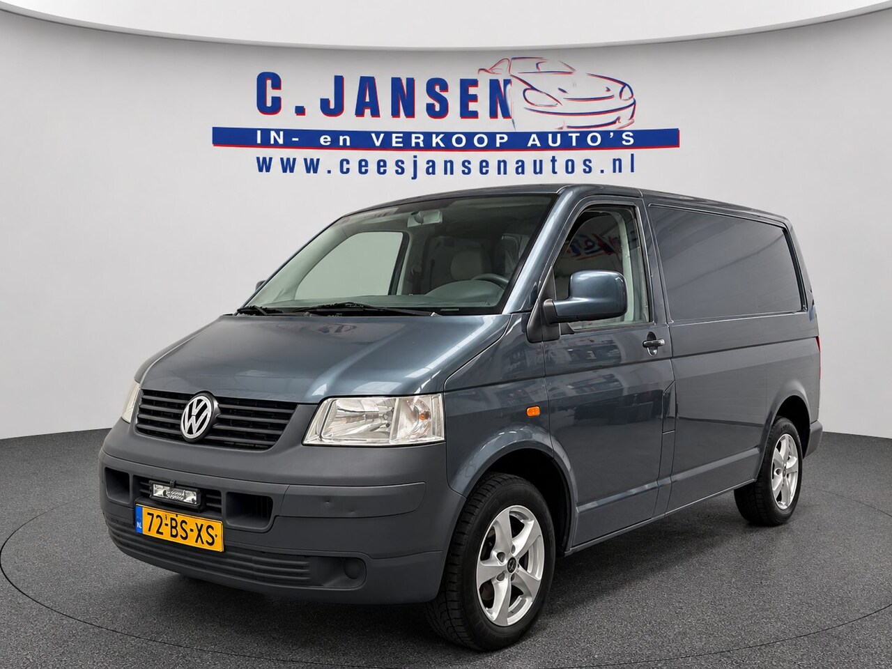 Volkswagen Transporter - 2.5 TDI 300 Goed onderhouden! | Trekhaak | Elektr. Glazen schuif/kanteldak | Armsteunen vo - AutoWereld.nl