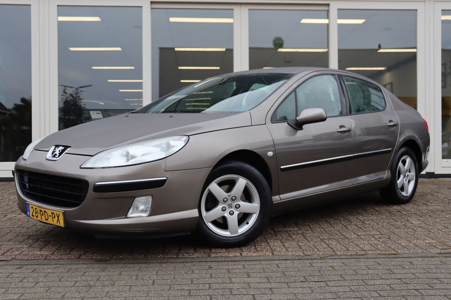 Peugeot 407 - 2.0-16V XR Pack 2.0-16V XR Pack, Automaat, Climate, Cruise, Dealeronderhouden, 1Ste Eigenaar, Distributier - AutoWereld.nl